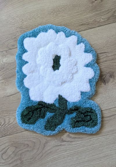 Хризантема белая