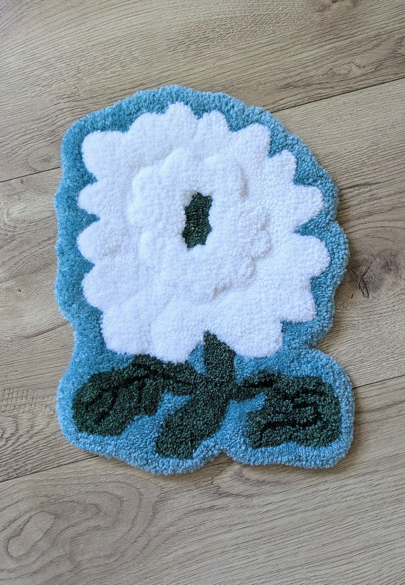 Хризантема белая